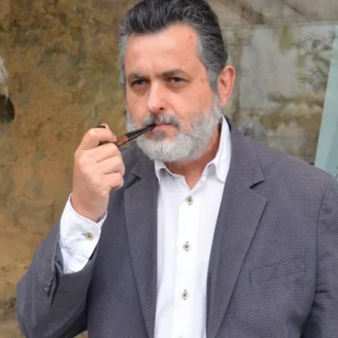 Elizeu Xavier, autor da Editora Danúbio